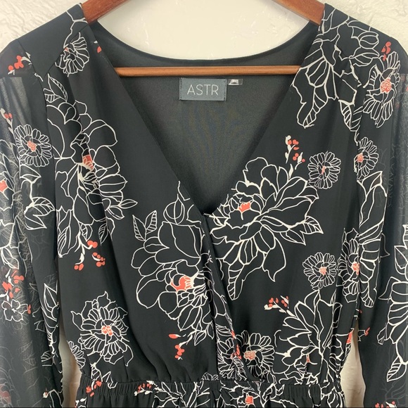 ASTR the label black floral romper sz Small - Picture 4 of 10